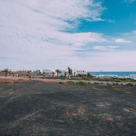 Precioso Junto Al Mar. Arrieta (Lanzarote)